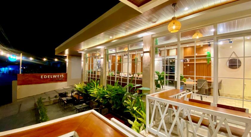 Tampilan Edelweis Syariah Near Sultan Muhammad Kaharuddin Airport