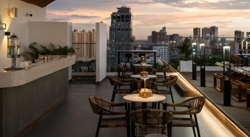 Living and Dining Above the City at Bassac Signature - image 6