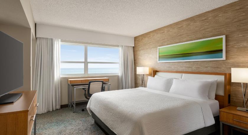 Immagine di Camera Fronte Oceano con Letto Matrimoniale King Size e con Vista - Non Fumatori (1 King Bed Ocean Front View Non-Smoking) 0