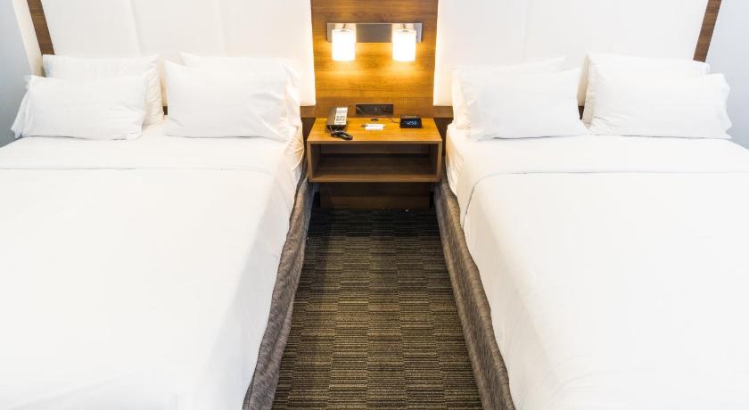 Image of 2 Queen Suite 4