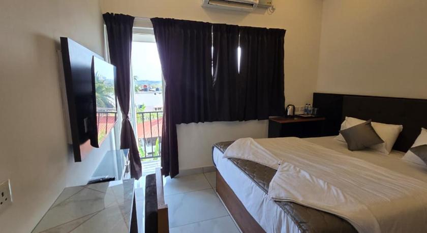 DJ IMPERIAL SUITES - image 12