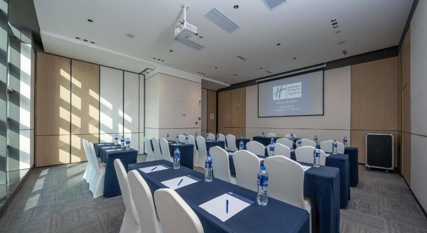 Holiday Inn Express Chongqing Caiyun Lake By IHG - image 32