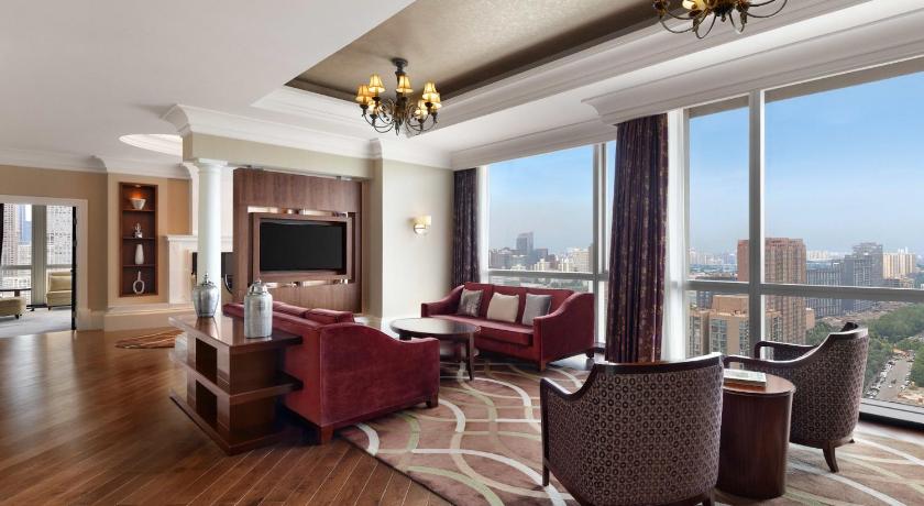 Renaissance Beijing Capital Hotel - image 2