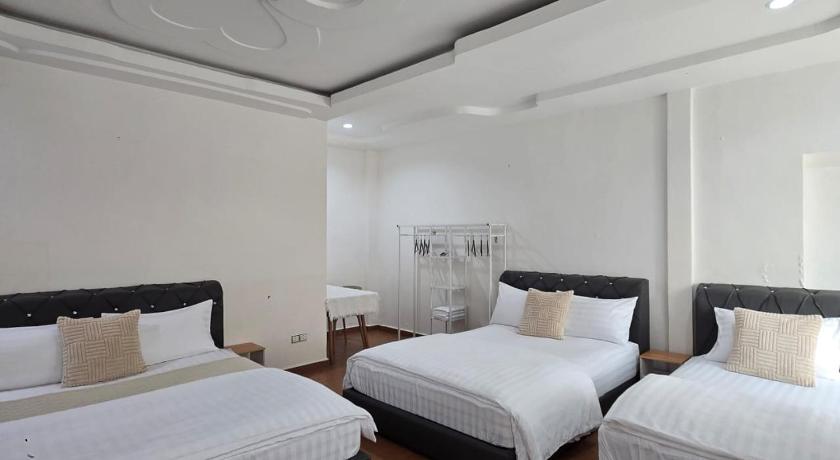 Image of Family Room with Private Bathroom 1