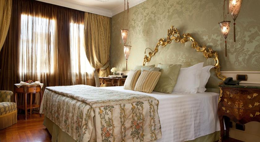 Image of Superior Room 5