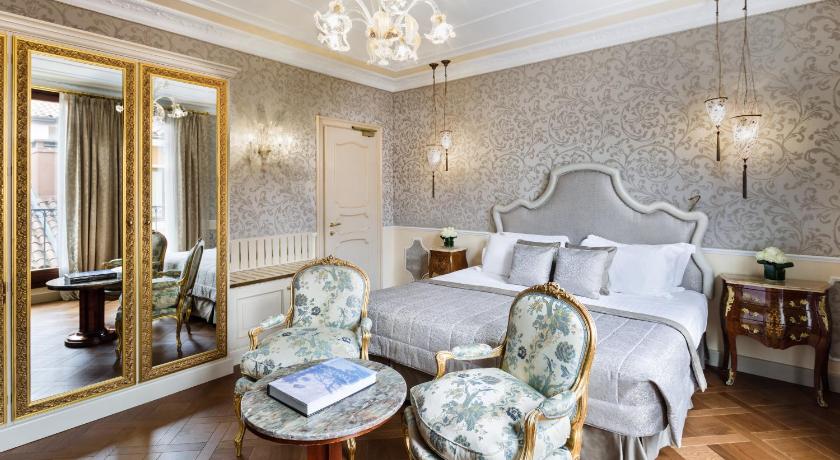 Image of Deluxe Room 8