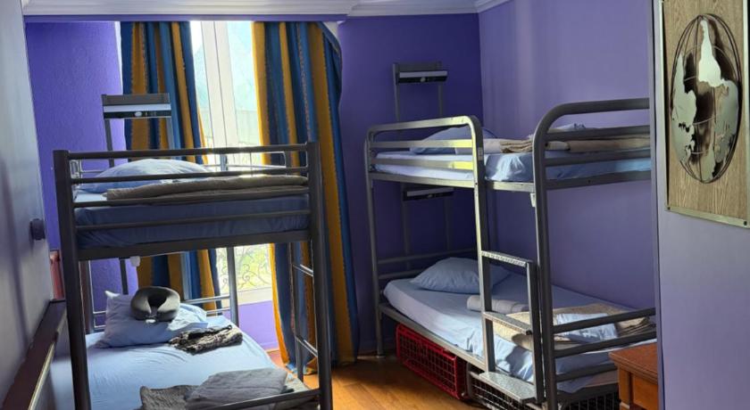 Immagine di Posto Letto in Dormitorio Femminile per 4 Persone (Bed in 4-Bed Female Dormitory Room) 1