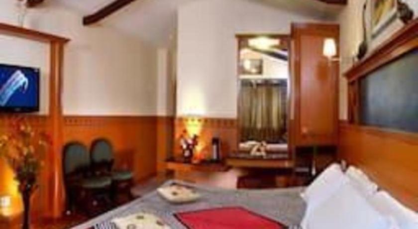 Hotel Hilltop Towers - image 21