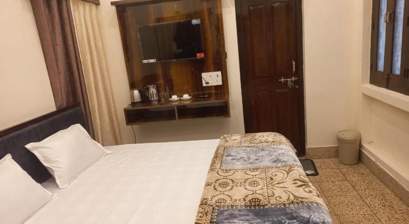 Kalash Guest House - image 31