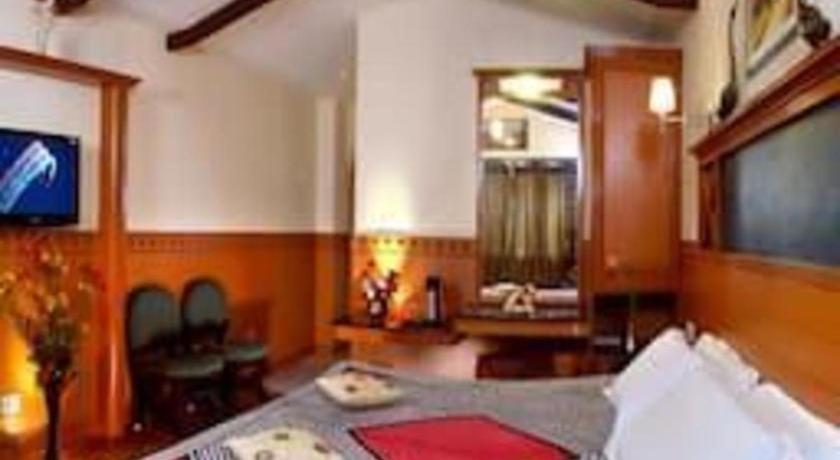 Hotel Hilltop Towers - image 23