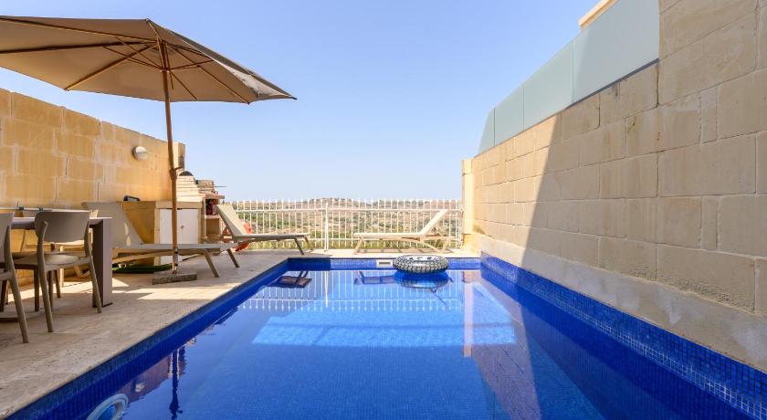 Staytopus Highlands Rooms Gozo Pool & View