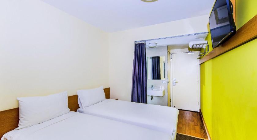 Image of Standard 2 Single beds 0