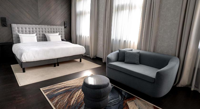 Image of Premium Deluxe Room with Park View 1