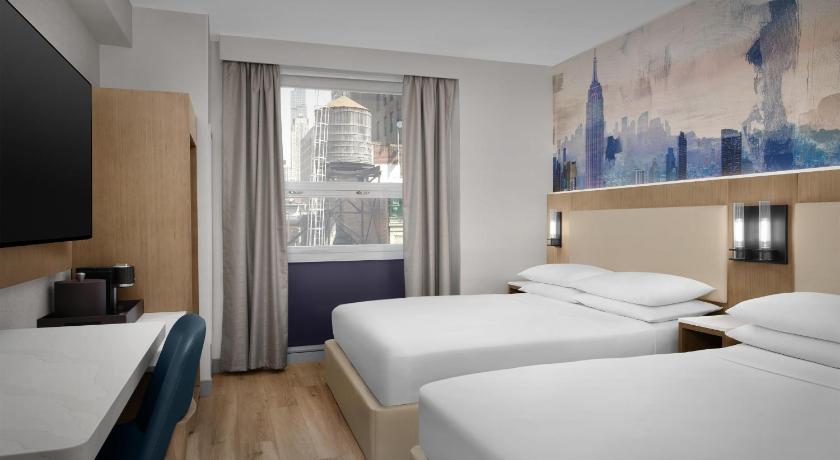 Image of 2 Queen Beds 0