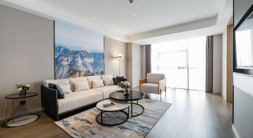 Atour Hotel Handan New Century