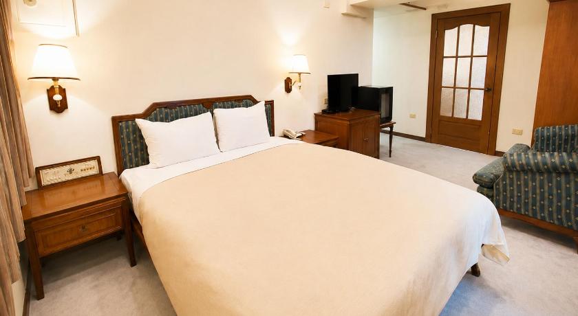 Image of Deluxe King Suite 0