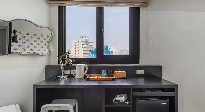 Image of Deluxe Room 8