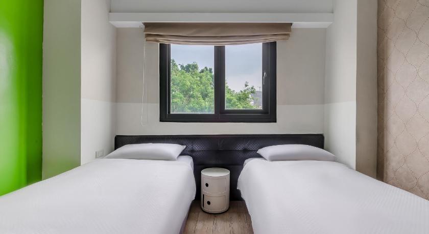 Image of Deluxe Twin Room 10