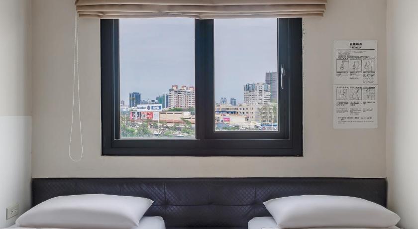 Image of Deluxe Twin Room 9