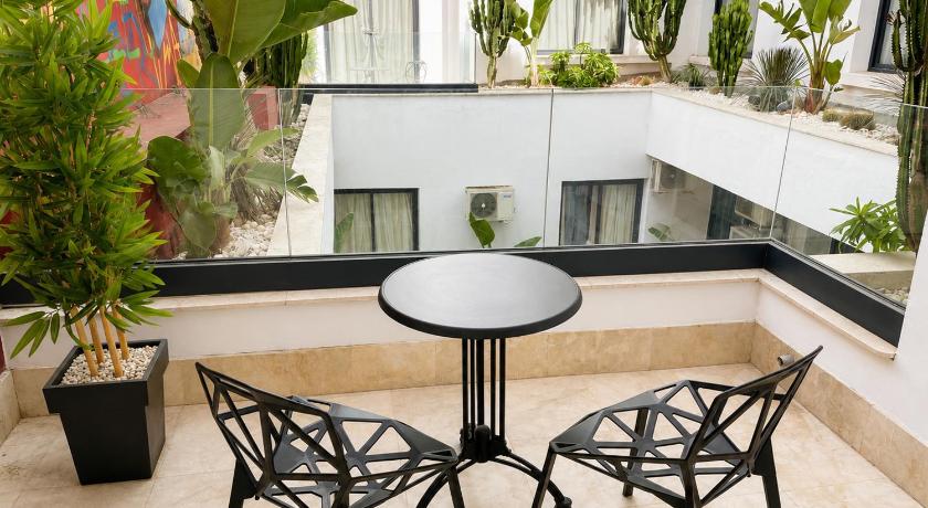 Image of Deluxe Family Suite 10
