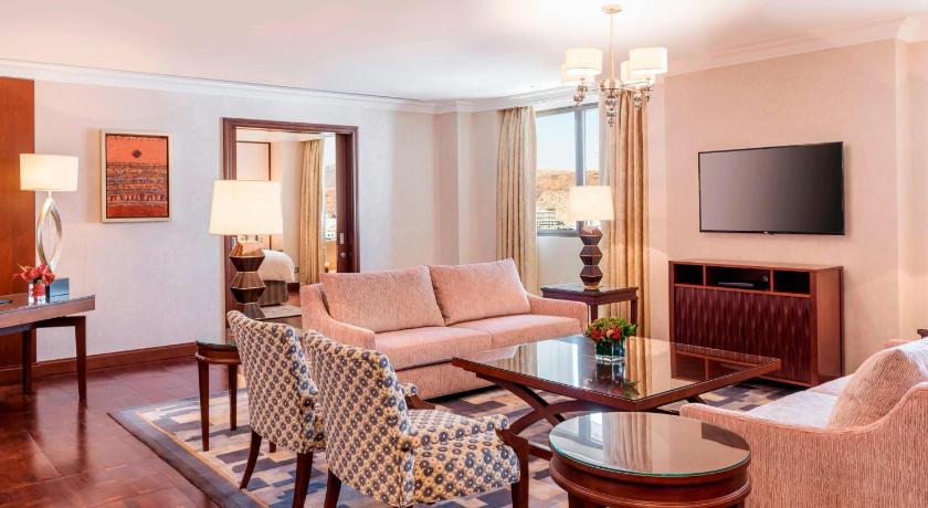 Diplomatic Suite Club, 1 King Bed attēls 0
