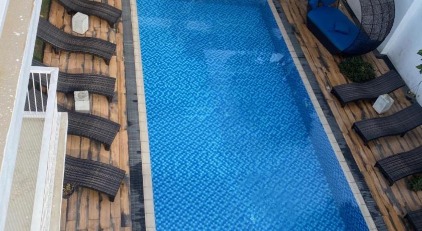 صورة Deluxe Double Room with Pool View (Free Airport Drop-off) 11