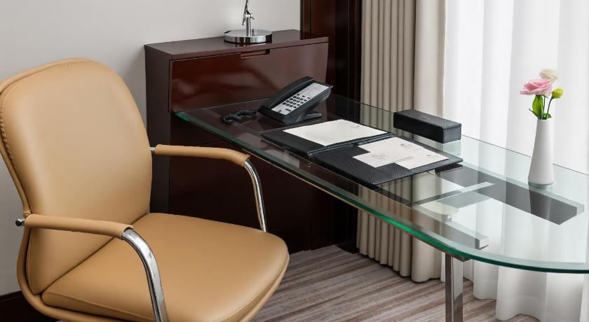 Golden Eagle Summit Hotel Downtown - image 14