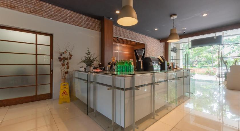 Hotel Yehezkiel Surapati Mitra RedDoorz - image 13