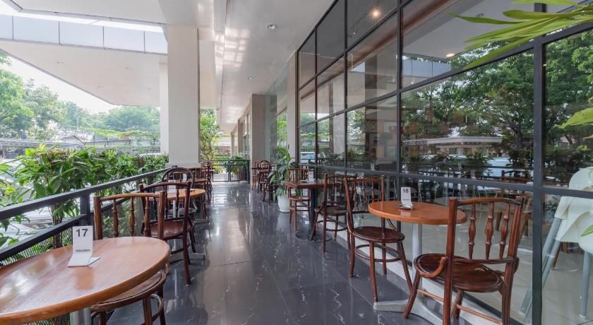 Hotel Yehezkiel Surapati Mitra RedDoorz - image 14