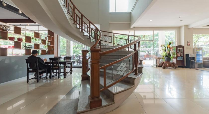 Hotel Yehezkiel Surapati Mitra RedDoorz - image 7