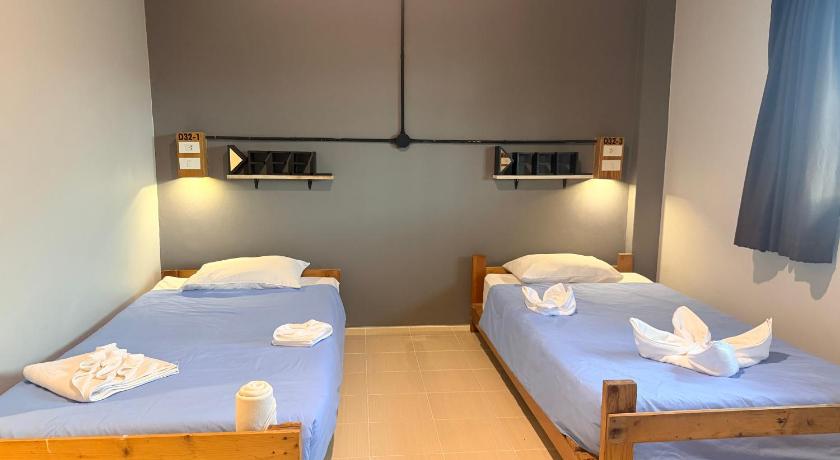 Image of Loft Triple Room with No balcony 9