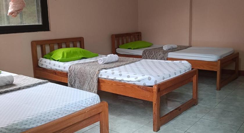 Image of Standard Triple Room 8