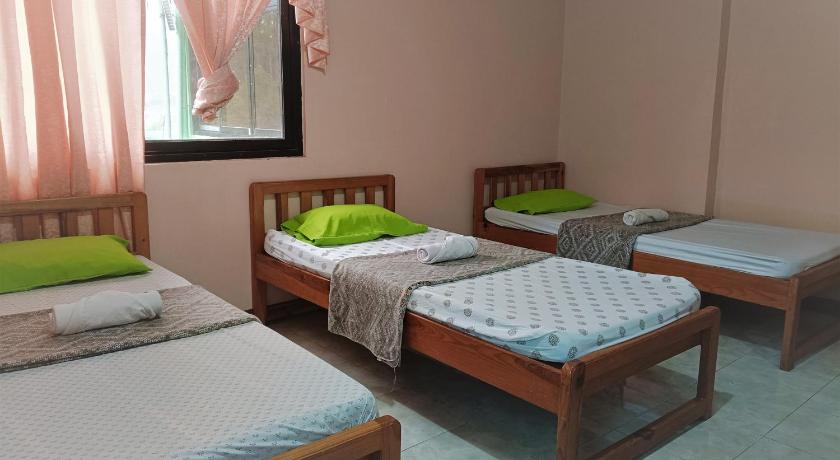Image of Standard Triple Room 6