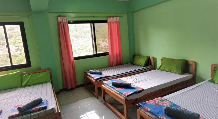 Image of Standard Family Room 8