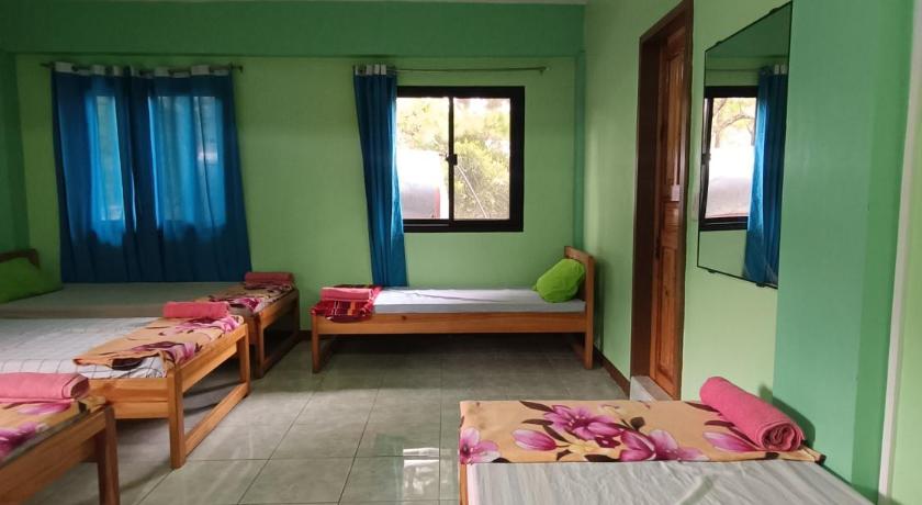 Image of 6-Bed Mixed Dormitory Room 13