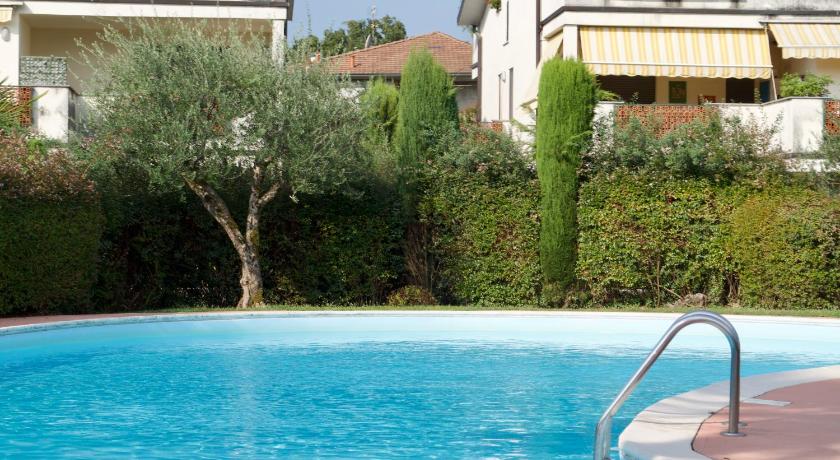 Splendido bilocale con Piscina