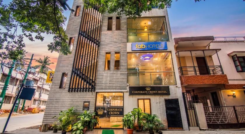 FabHotel Corporate Crown - Nr. Jyoti Nivas University - image 4