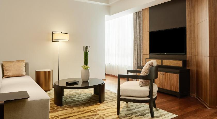 Image of Premium King Suite - Lounge Access 1