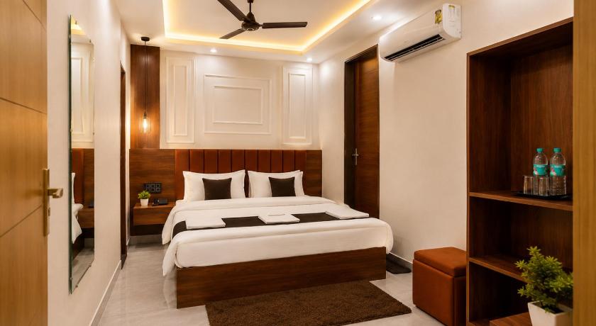 SG Royal Portico - image 13