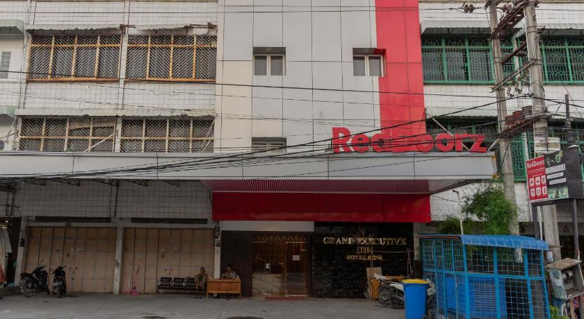 RedDoorz Plus @ Jalan Letda Sujono Medan 2 - image 13