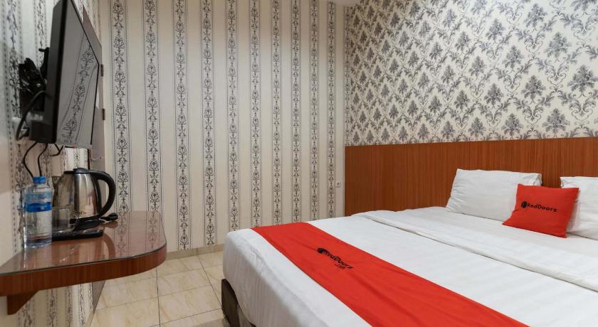RedDoorz Plus @ Jalan Letda Sujono Medan 2 - image 37
