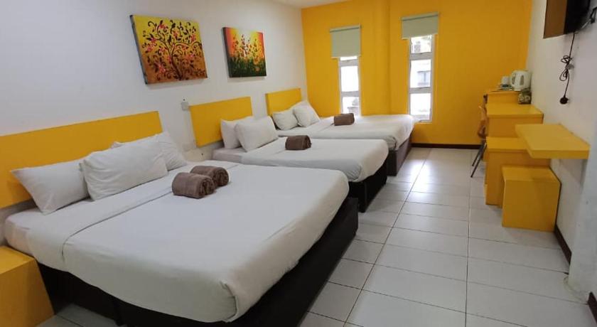 Image of Deluxe Family Room 1