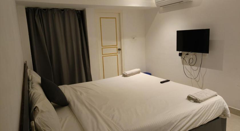 Image of Boutique Room 5