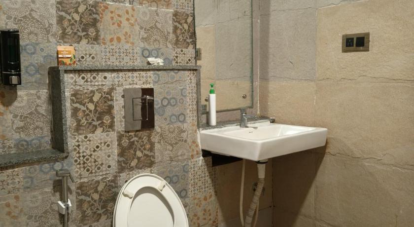 Image of Deluxe Queen Suite 1
