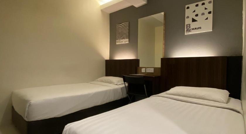 The Regency Garden Hotel - image 30