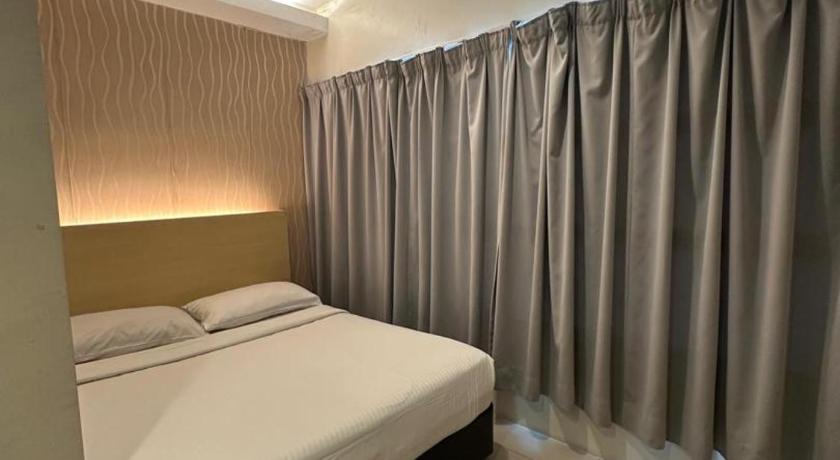 The Regency Garden Hotel - image 42