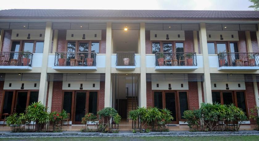 OYO 261 Sasono Putro Guest House - image 11