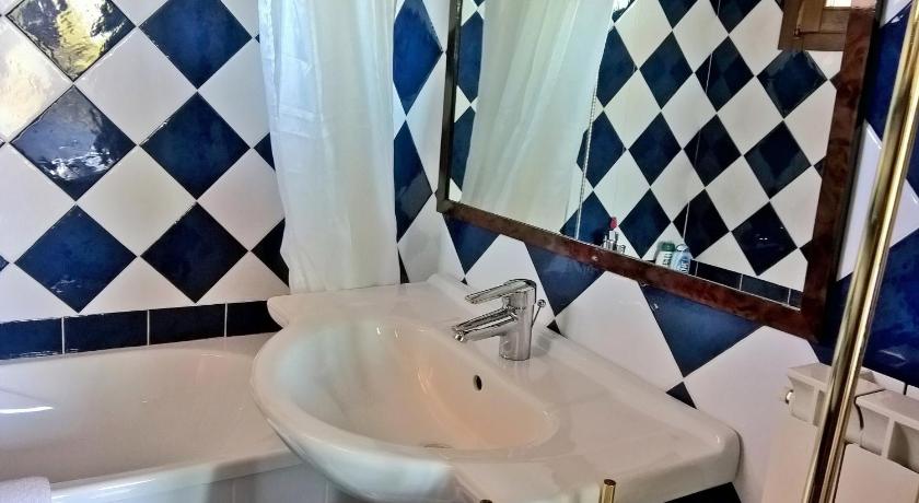 Image of Double Room with Sea View 2