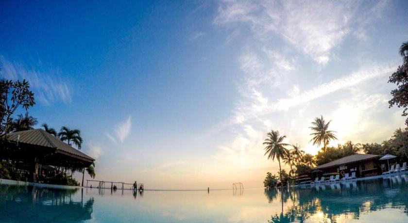 ラブアン Palm Beach Resort & Spa 4つ星 ホテル 外観