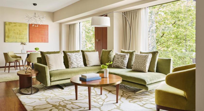 Image of Ambassador Suite 3